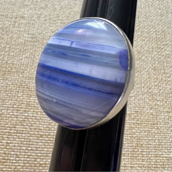 New Blue Banded Agate Stone Crystal Silver Overlay Ring Size 6.75 - Picture 3 of 8